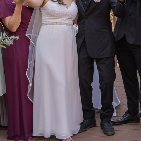 David’s Bridal Wedding Dress Size 10 - Picture 7 of 8